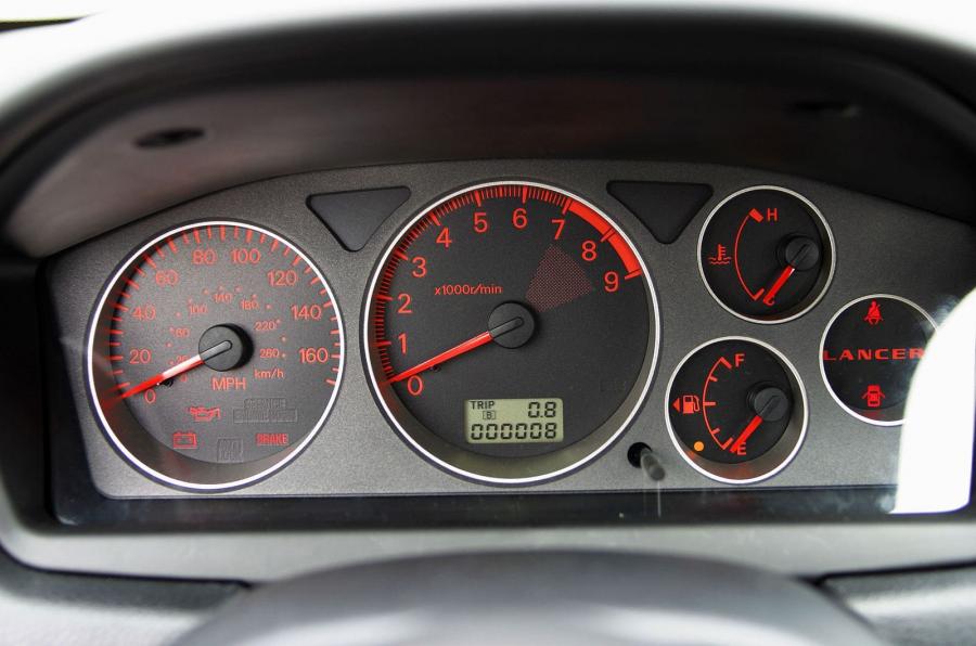  Mitsubishi Lancer Evolution VIII 2003 года  (фото 6 из 58)